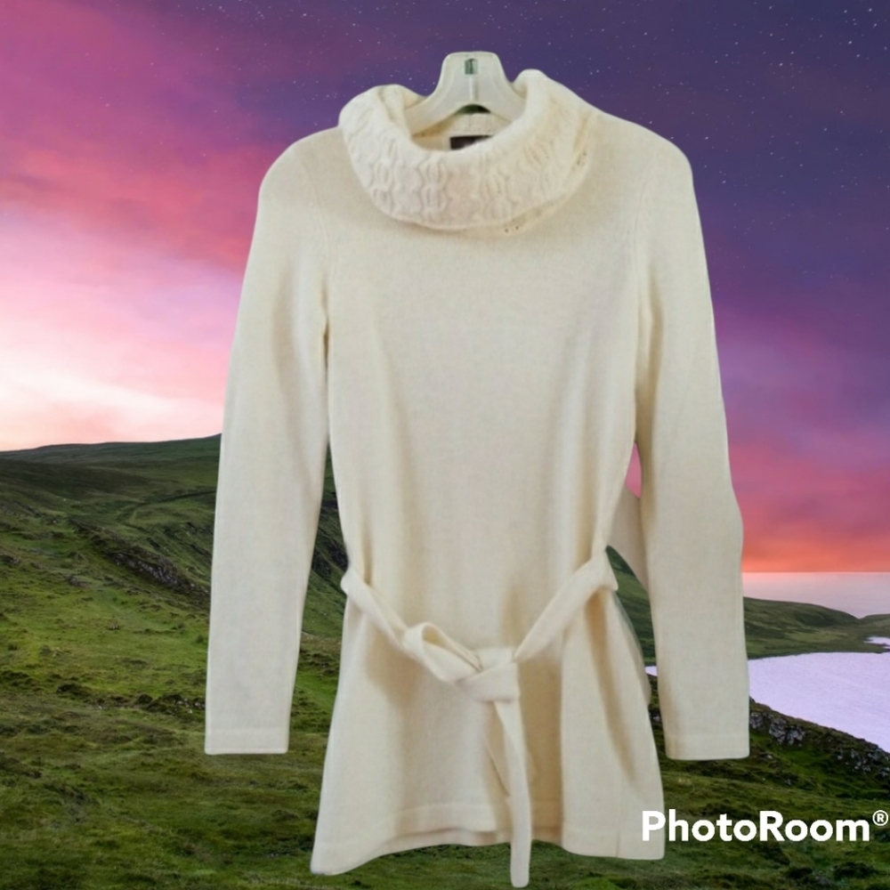 Fenn Wright Mansion White Angora Woolblend Mockneck Sweater Tunic